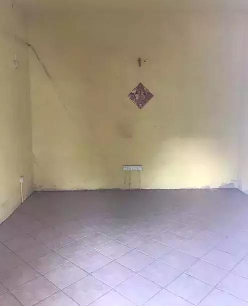 90后小伙花100万造房子,90后小伙花几千元装修500个平方