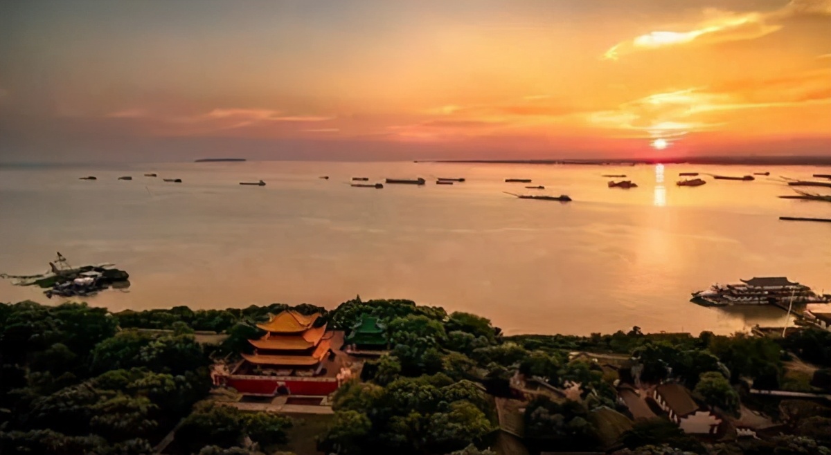 关于湖南的美景美食,湖南的特色美食和旅游景点