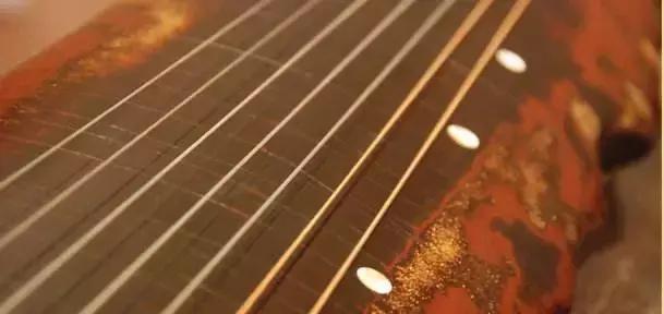 古琴弦会断吗,古琴有断纹