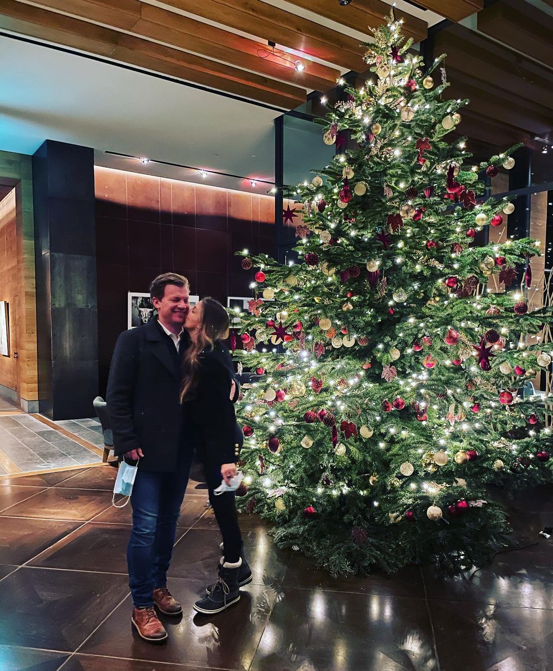 20岁获王子倾心,32岁被扫地出门,36岁时灰姑娘迎来第二春