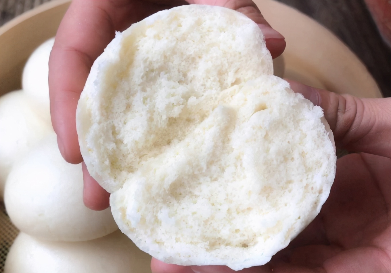 蒸馒头时，酵母放多了还能不能吃？弄懂以下4个问题，馒头做得香