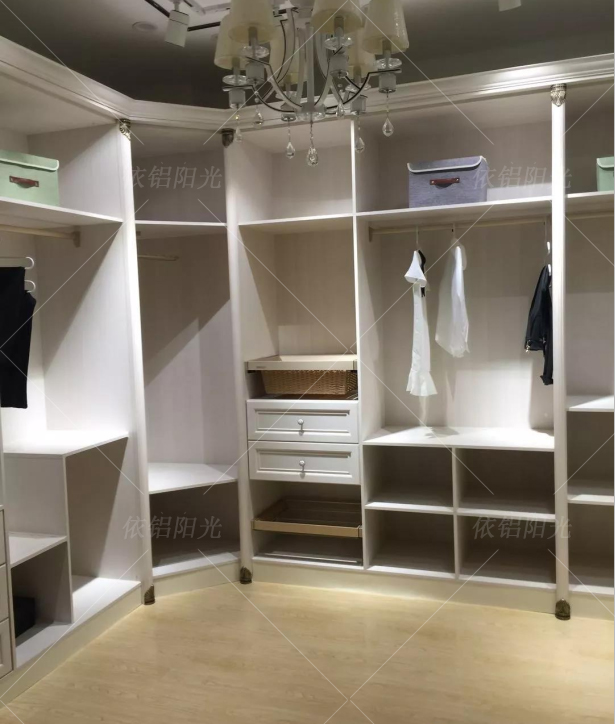 金玻全屋定制,全铝家具质感