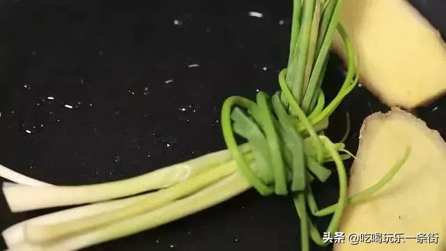 糖醋排骨怎么做的酸酸甜甜的不苦,糖醋排骨炒糖色怎么不苦