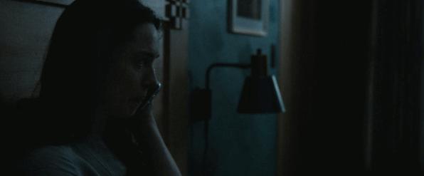 丈夫离奇自杀,竟化作鬼魂留在家中?看一眼镜子,没那么简单……