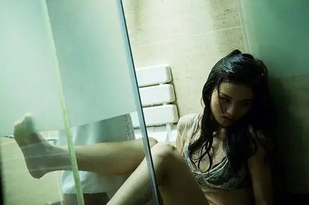 周冬雨成极萌全球代言人,周冬雨为什么当维密代言人