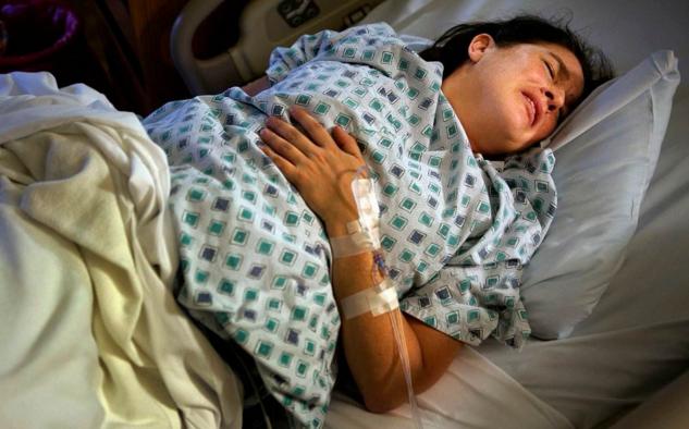 分娩时拉出大便怎么办,怎么防止分娩过程中会拉便便