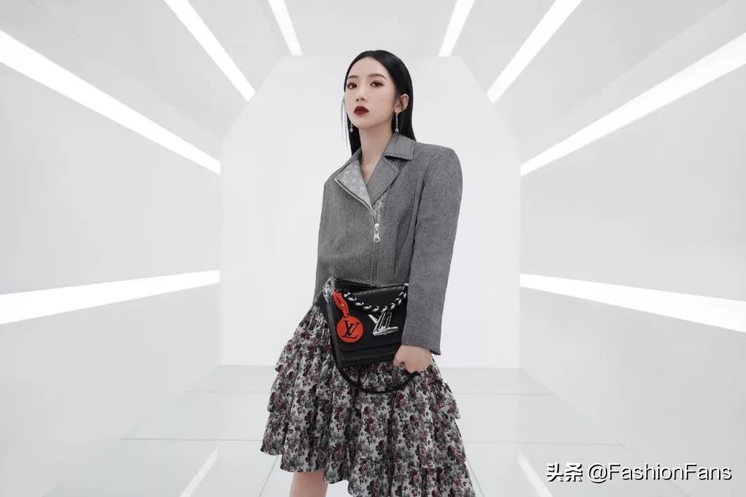 刘雯背过的香奈儿包,刘雯香奈儿机场包