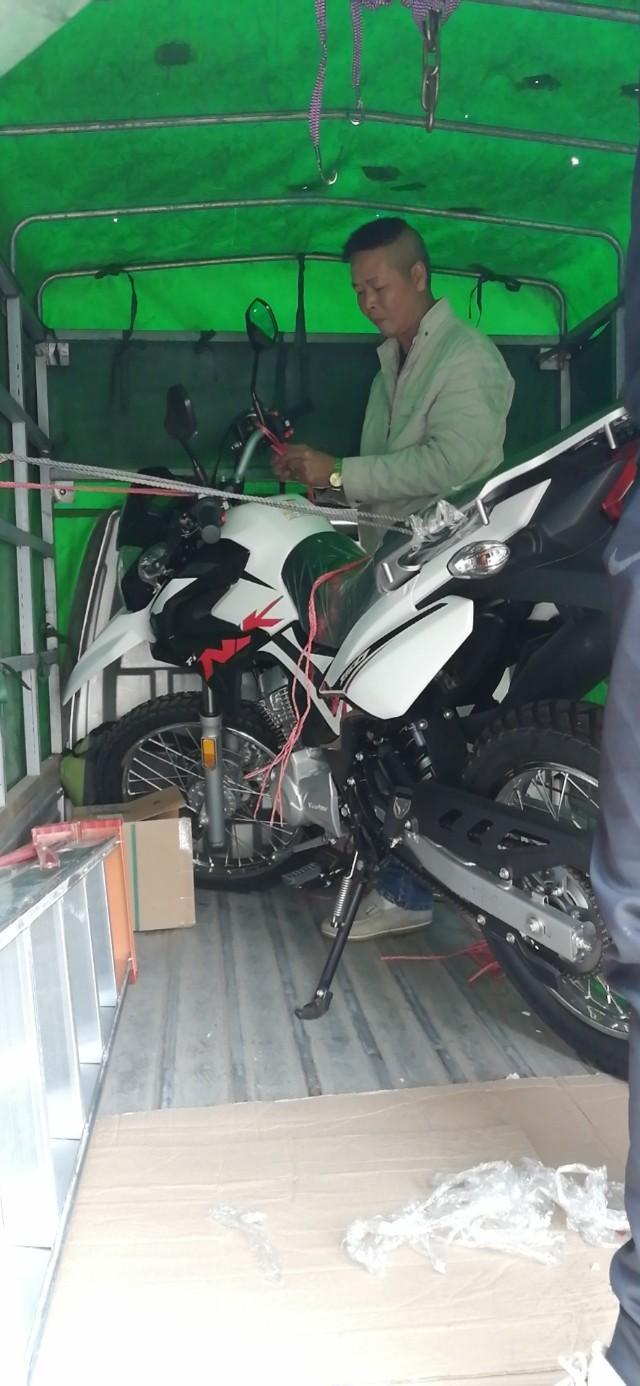 油腻大叔,油腻大叔被看上完整版