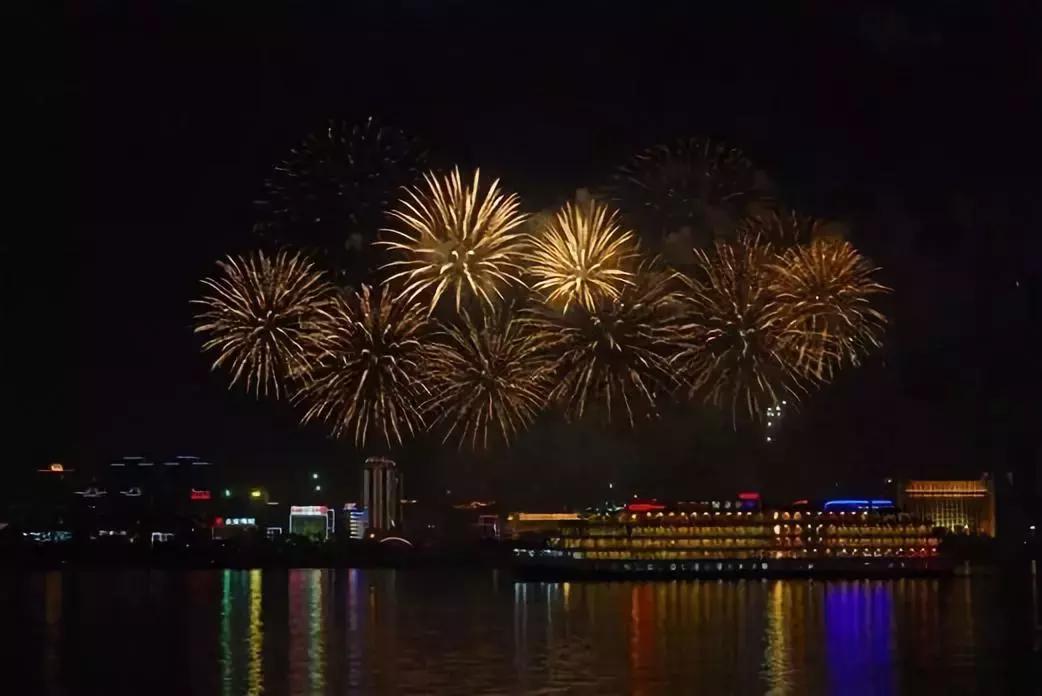 今年夏天在武汉必做的十件事,武汉新春过年坐地铁打卡攻略