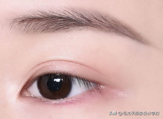 眼线一画就糊怎么解决,眼线一秒学会