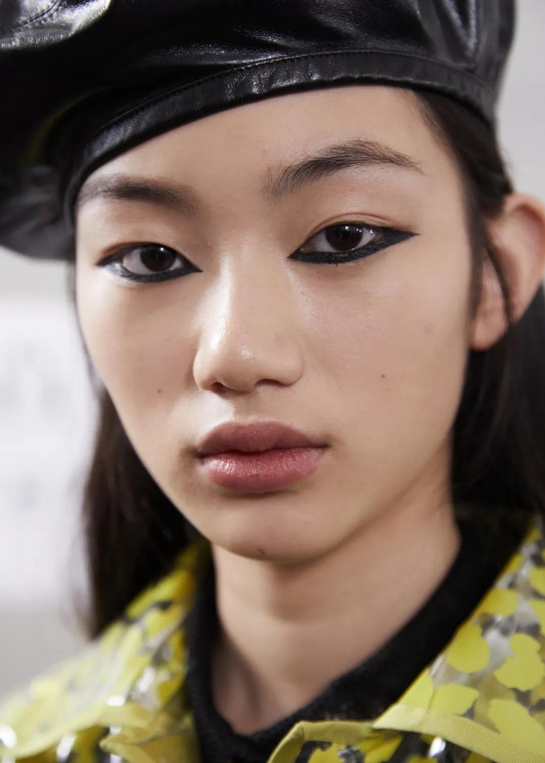 迪奥dior2020走秀冬季款运动鞋,dior2012春夏走秀视频完整版