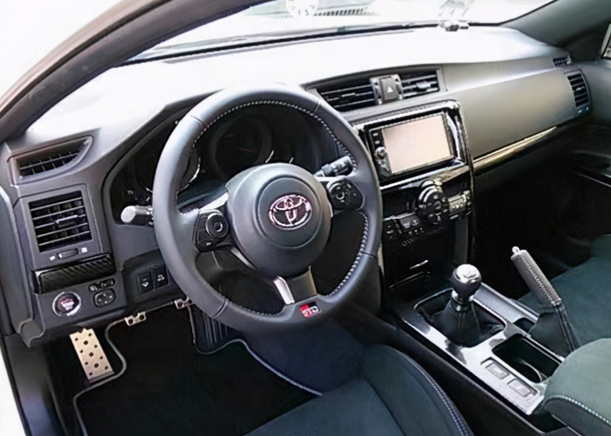 丰田颜值担当全新2020款锐志亮相,新款丰田锐志极速测试