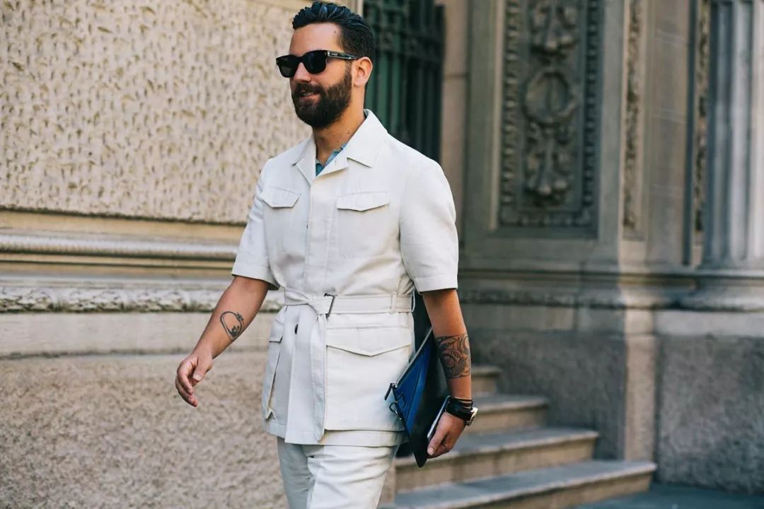 男人除了拥有一件绅士的西装，这件充满野性的狩猎夹克也不容错过