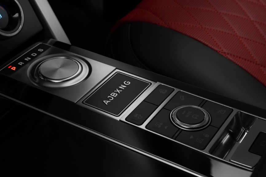 路虎揽胜sva巅峰创世加长版气场,路虎揽胜sva巅峰创世典藏版套件