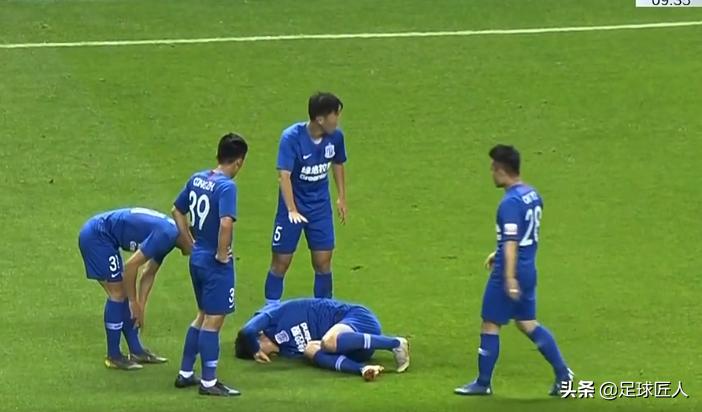 中超恶人再次上演招牌式废人动作,中超名哨被罚完整视频