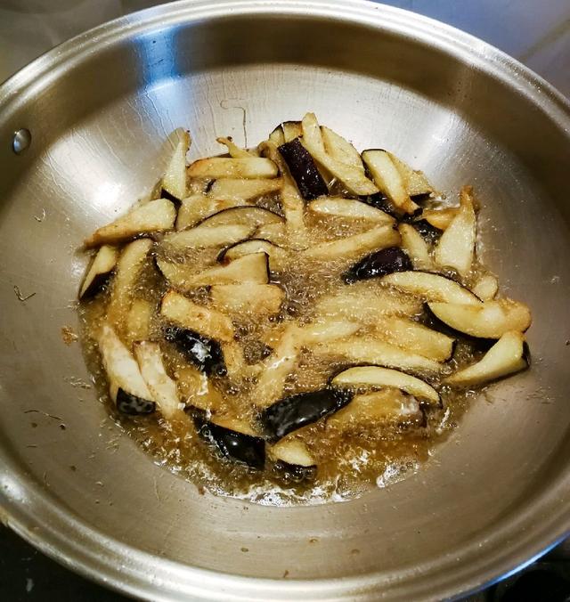 茄子怎么样炒不油腻而且好吃,为什么做的风味茄子发苦