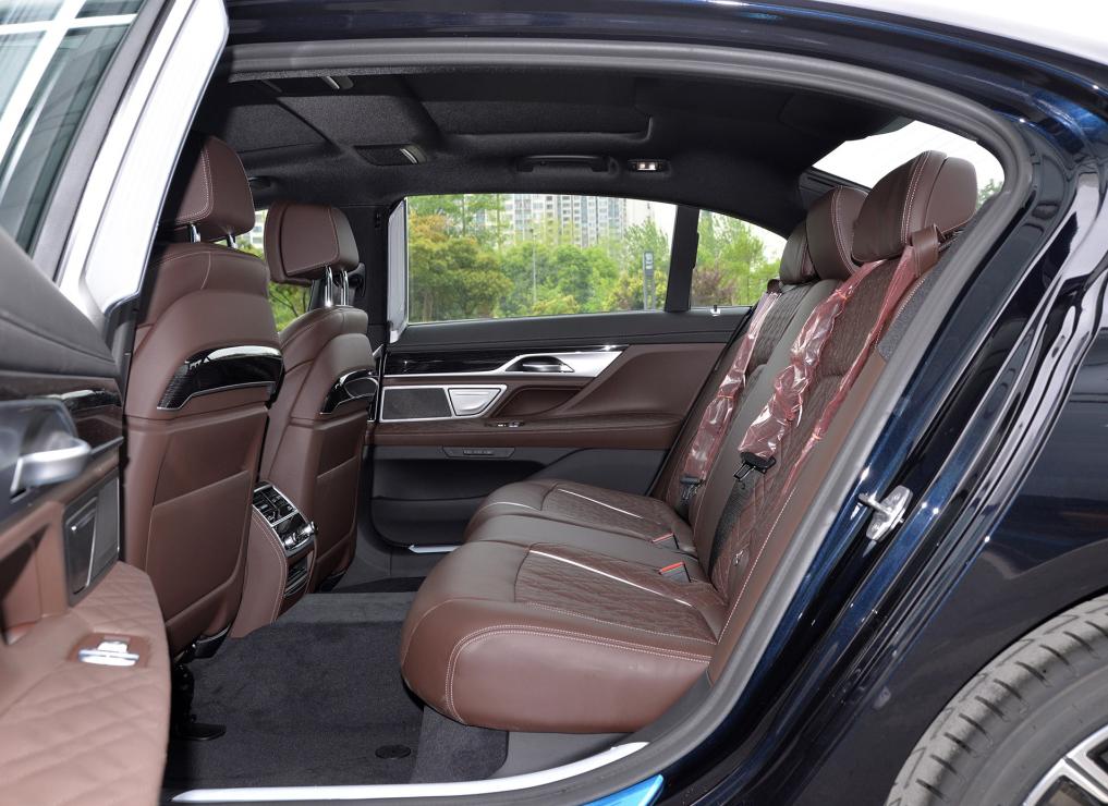 奥迪a8l55tfsi和宝马7系加速,奥迪a850tfsi和55tfsi有什么区别