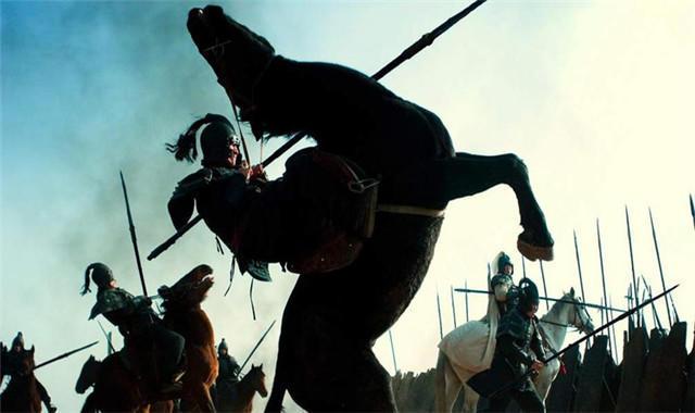 项羽被逼自刎,项羽自刎不过乌江片段