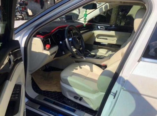 小伙花27万买辆奔驰s400l,小伙子花12万买辆皮卡车自动挡