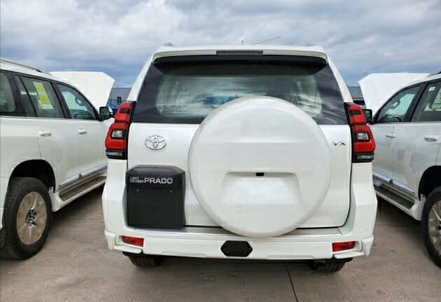 新款丰田霸道：2.8T+四驱，落地56万，造型比GX还霸气