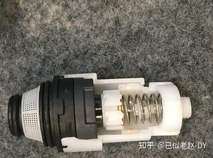 燃气热水器忽冷忽热用恒温花洒,要想洗澡不受冷还得是恒温花洒