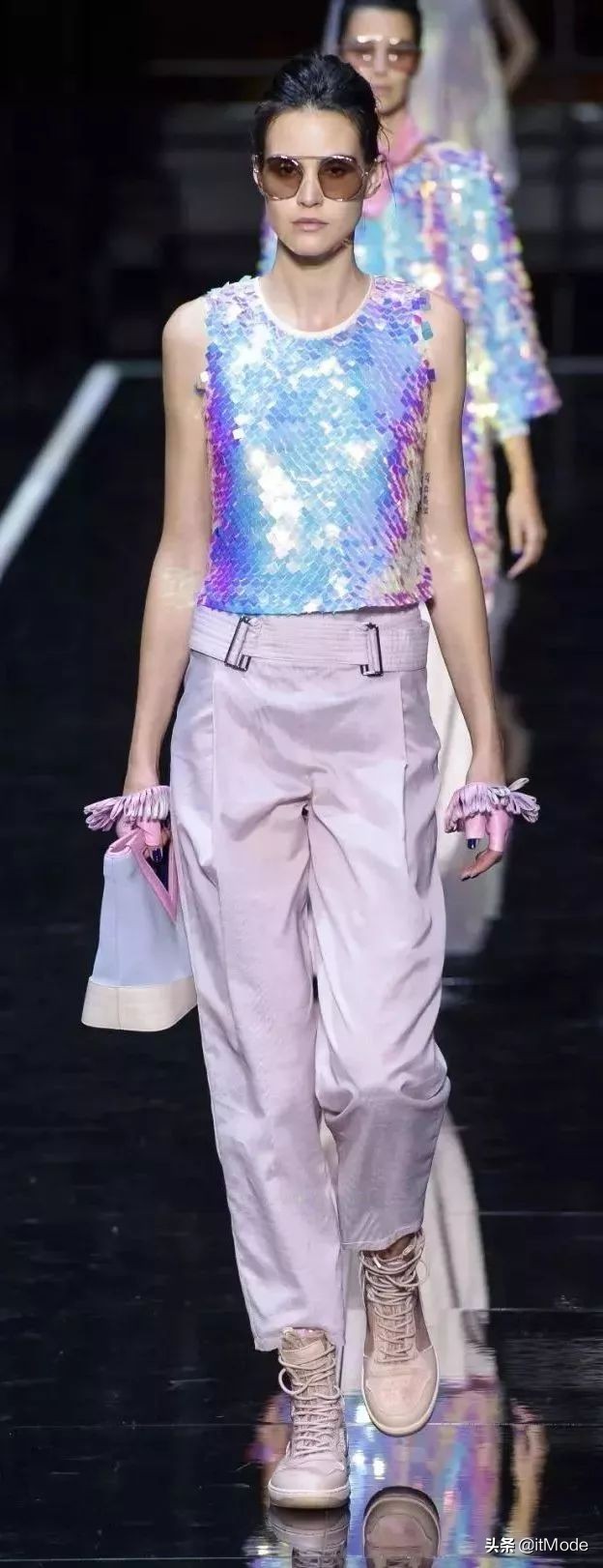 2024春夏五大流行趋势早穿早时髦,2019春夏4大流行趋势照着穿美到哭