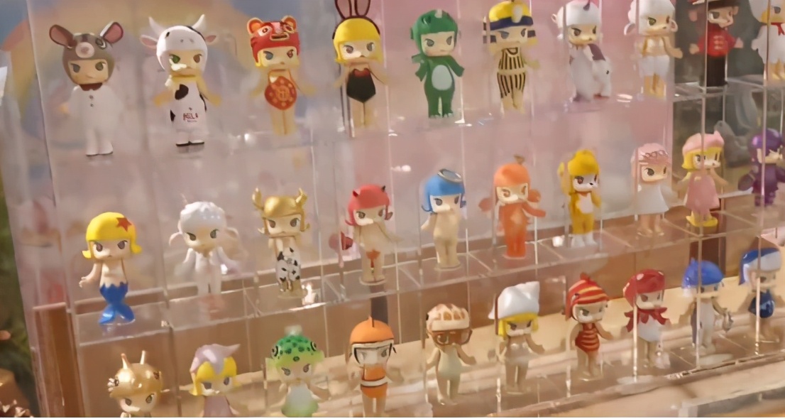 85后夫妻年入16亿,95后夫妻靠摆地摊日入九千