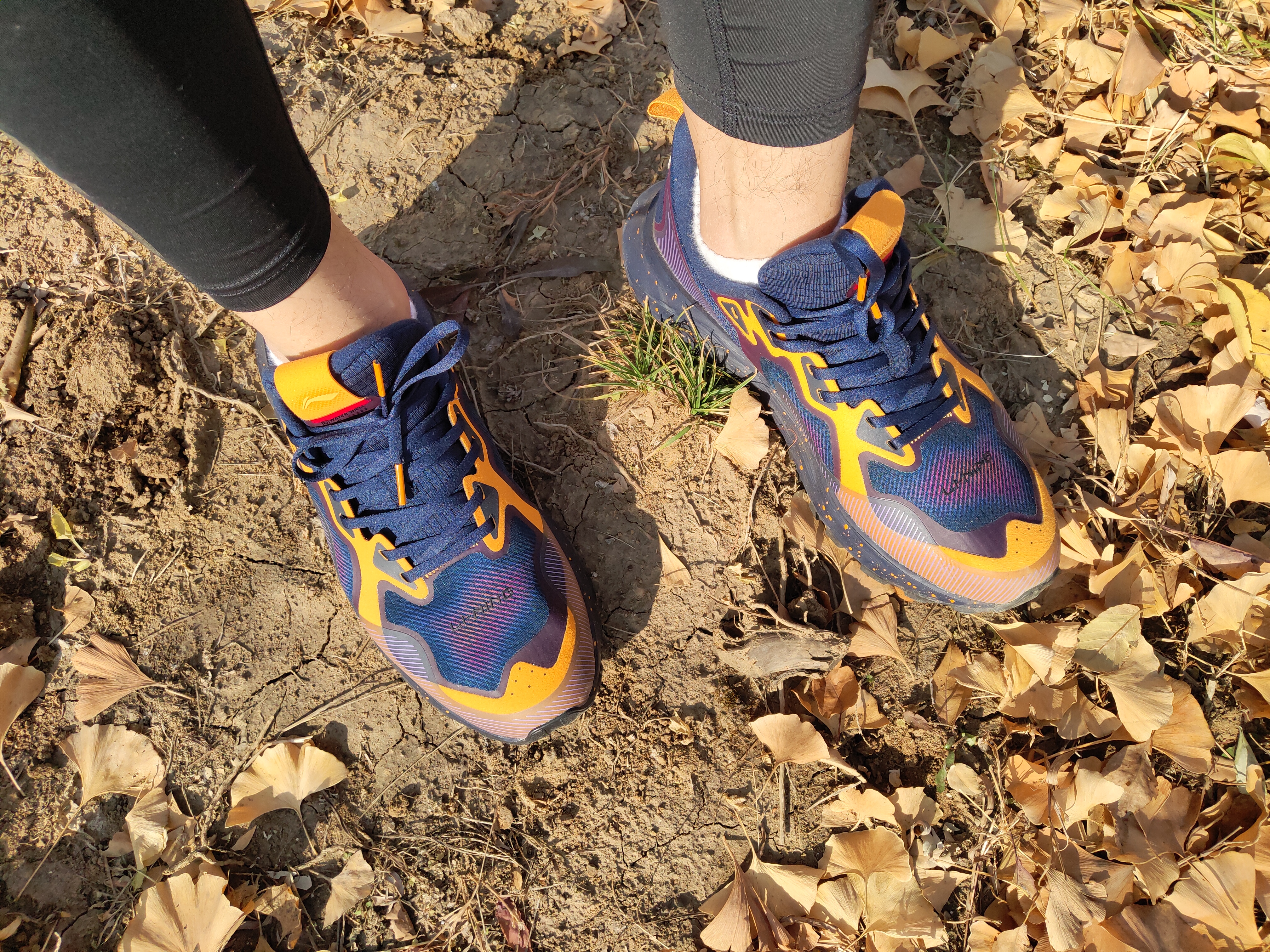 防雨雪运动鞋李宁,李宁无惧风雨