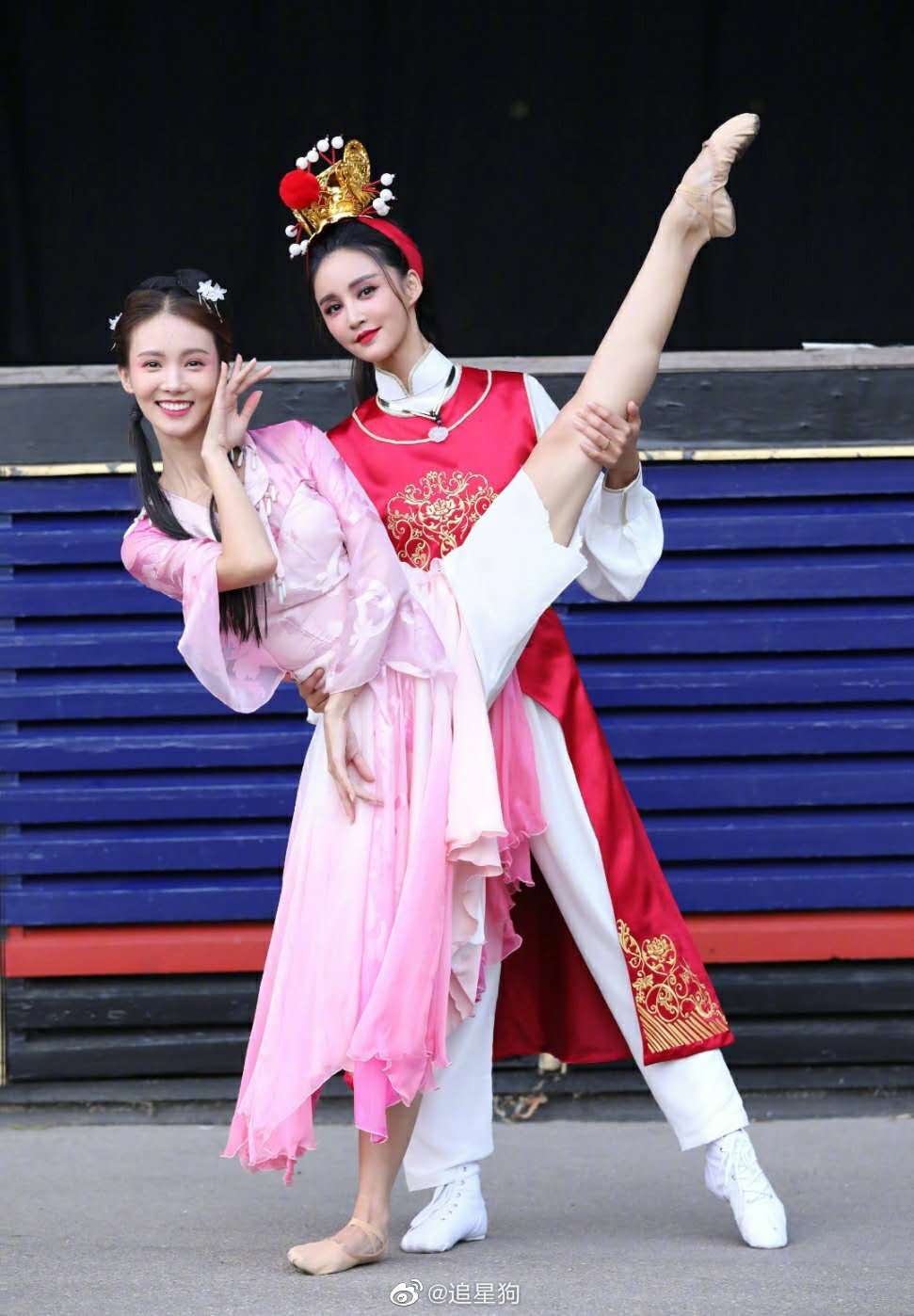 寮犳瓎鑹哄拰閲戞櫒绉佷笅鍏崇郴,寮犳瓎鑹哄拰閲戞櫒