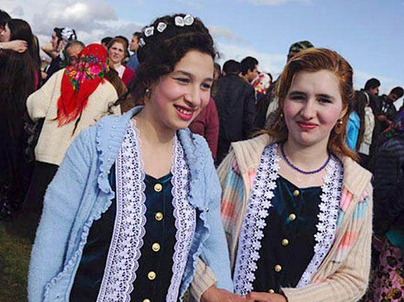 习俗丨全球唯一新娘买卖市场，丈母娘亲售女儿，价格透明亦可验身