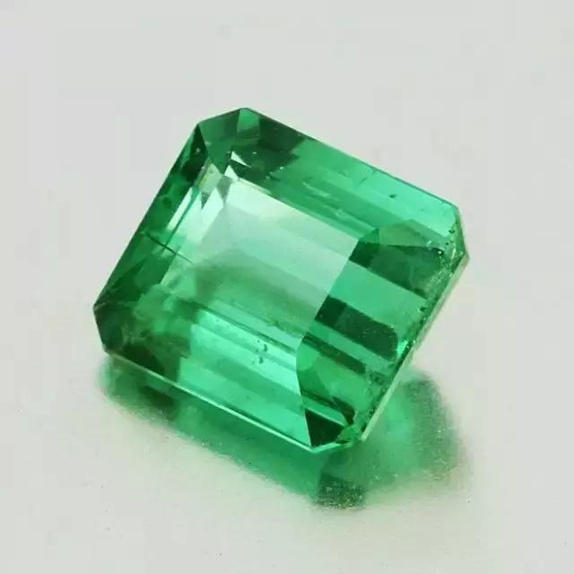 真正的祖母绿,遇见这样的石头千万别扔