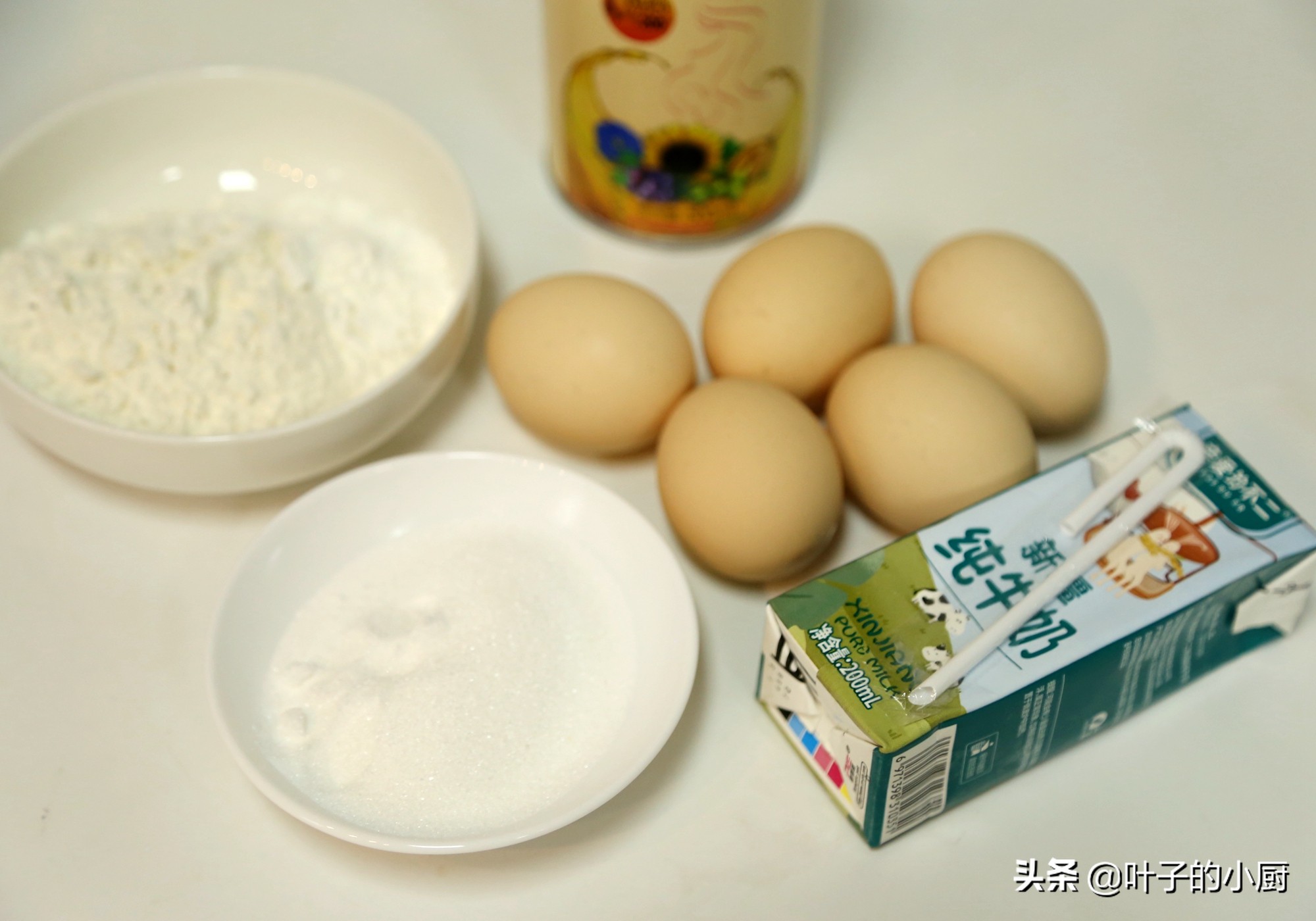 超级简单的蛋糕一学就会只用烤箱,又软又好吃的蛋糕配方