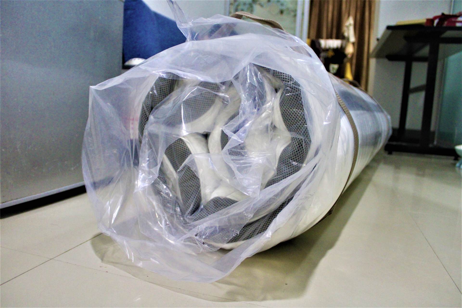 8hschott天然纯乳胶床垫测评,8h乳胶静音独立弹簧床垫m3ac