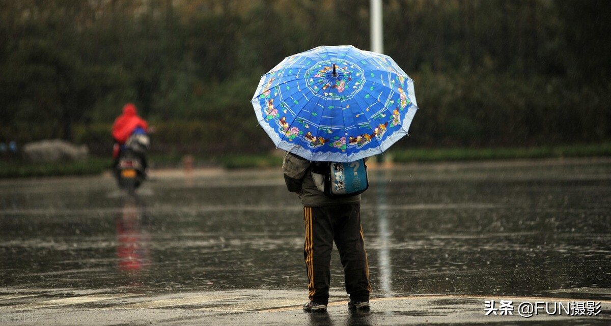 如何拍出好看的雨景照片,怎么拍下雨的雨景照片好看