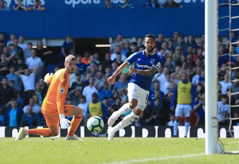 曼联惨败埃弗顿评论,曼联输给埃弗顿错失四连冠