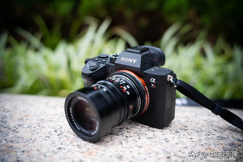 永诺50mmf1.8和七工匠35mmf1.4,七工匠人文镜头