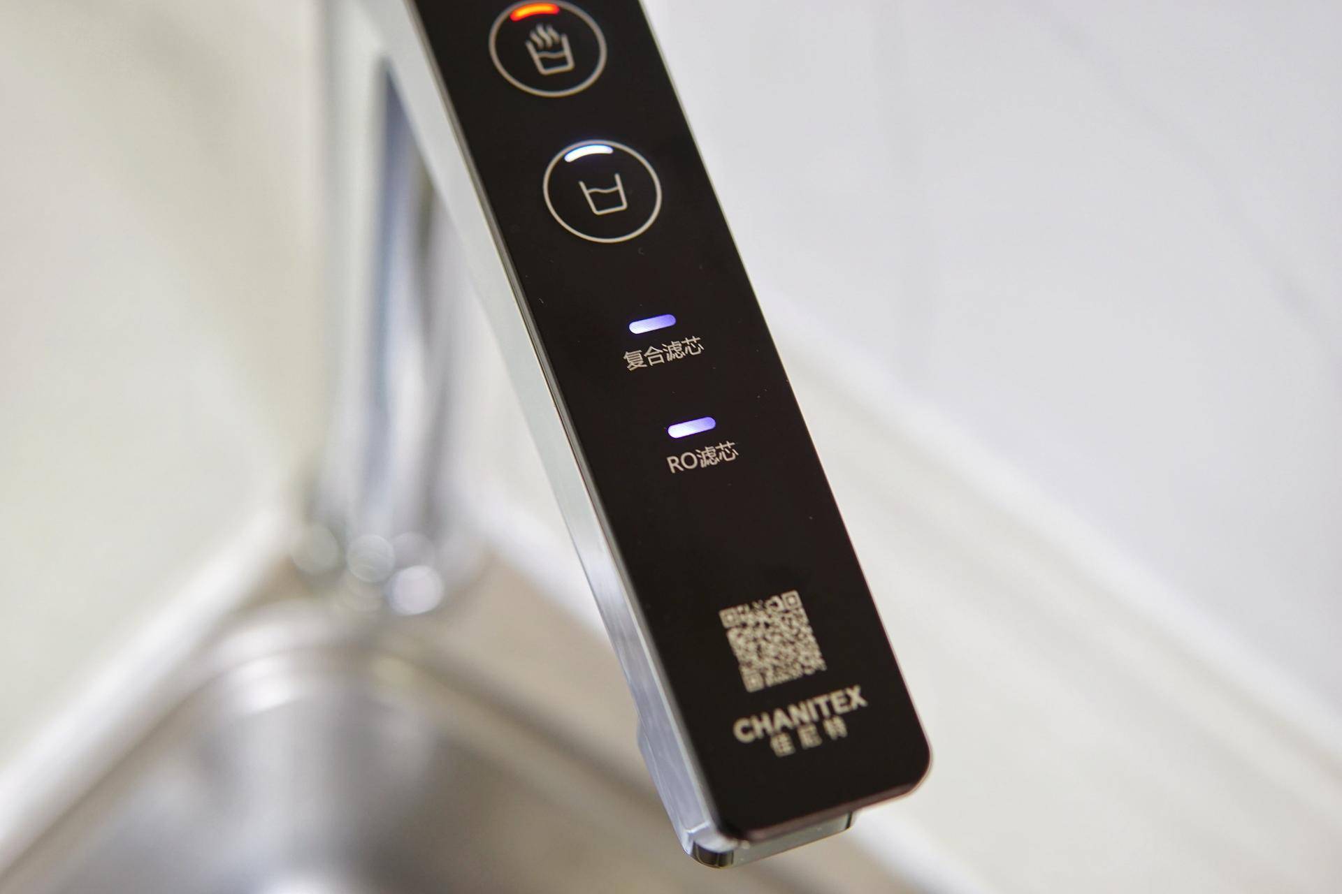 房价那么贵一点也不能浪费,台面净热一体净水机测评