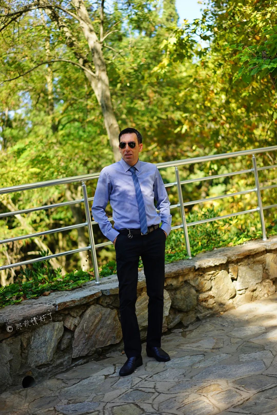 据说塞尔丘克的山坡上的许愿墙很灵验,好多土耳其人来此许愿