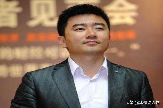 前央视主持红人芮成钢，37岁入狱进牢房？现在怎么样了