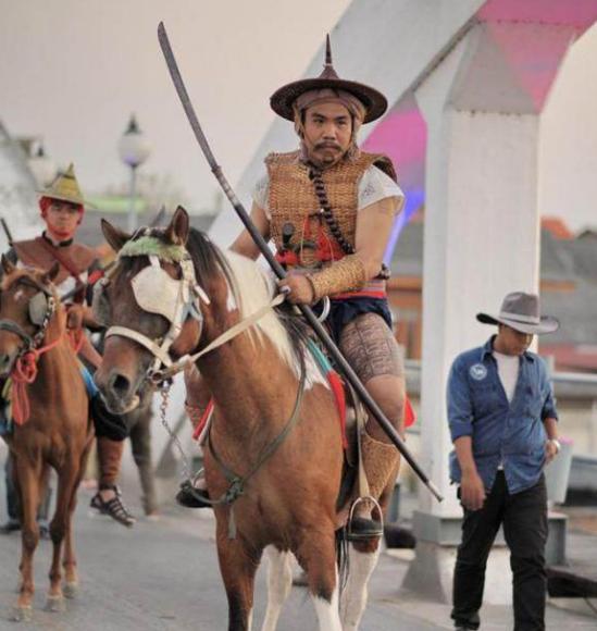 三国演义藤甲兵的藤甲是怎么做的,诸葛亮喜欢火烧藤甲军吗