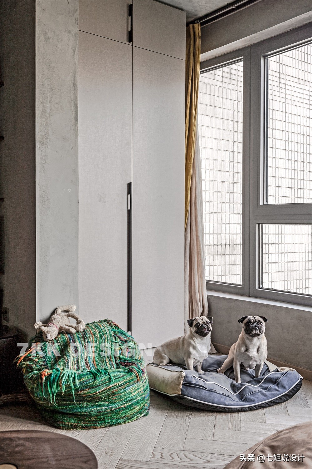 新梅共和城100m²工业风：大胆裸装，冷暖碰撞，演绎粗犷文艺之家