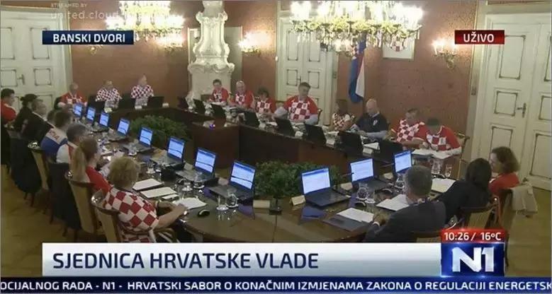 炸碎，灭门、逃难、流血，你无法想象金球奖“魔笛”经历过什么