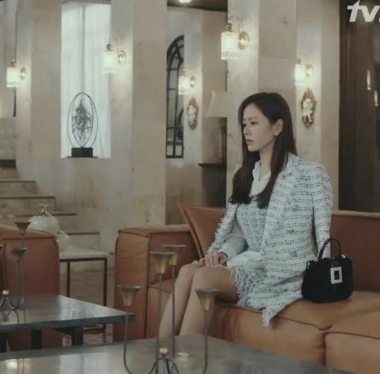 孙艺珍穿的什么牌子的鞋,孙艺珍的凉鞋