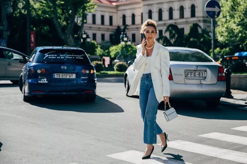 女人为什么总是爱买衣服,爱买衣服的女人有多好配音