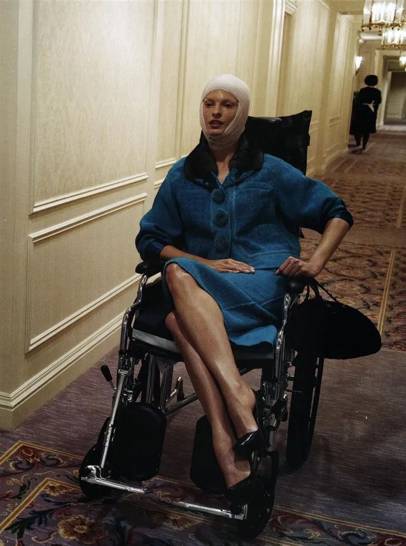 那个曾经没有10000美金不起床的超模，被医美毁容了