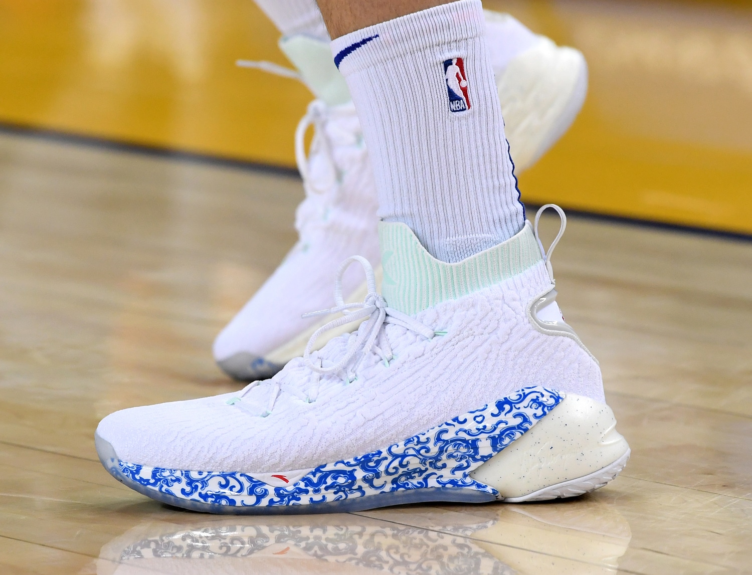 NBA赛场最近三天篮球鞋精选集：鞋头们的赛季鞋王之争越发激烈