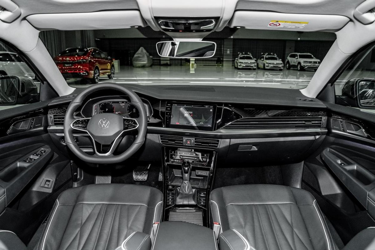 来势汹汹的新*萨特帕**，加重又加长，三种动力可选，降至17.99万起