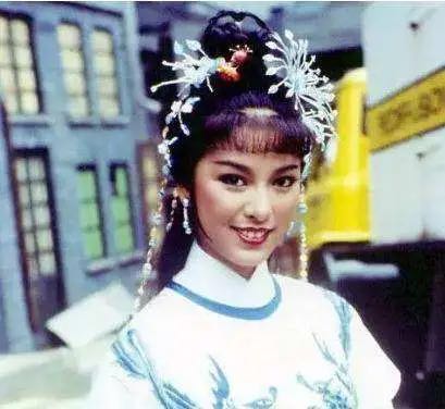 娱乐圈姐妹花：雪梨未婚生子，米雪64岁未婚，亿万资产谁来继承？