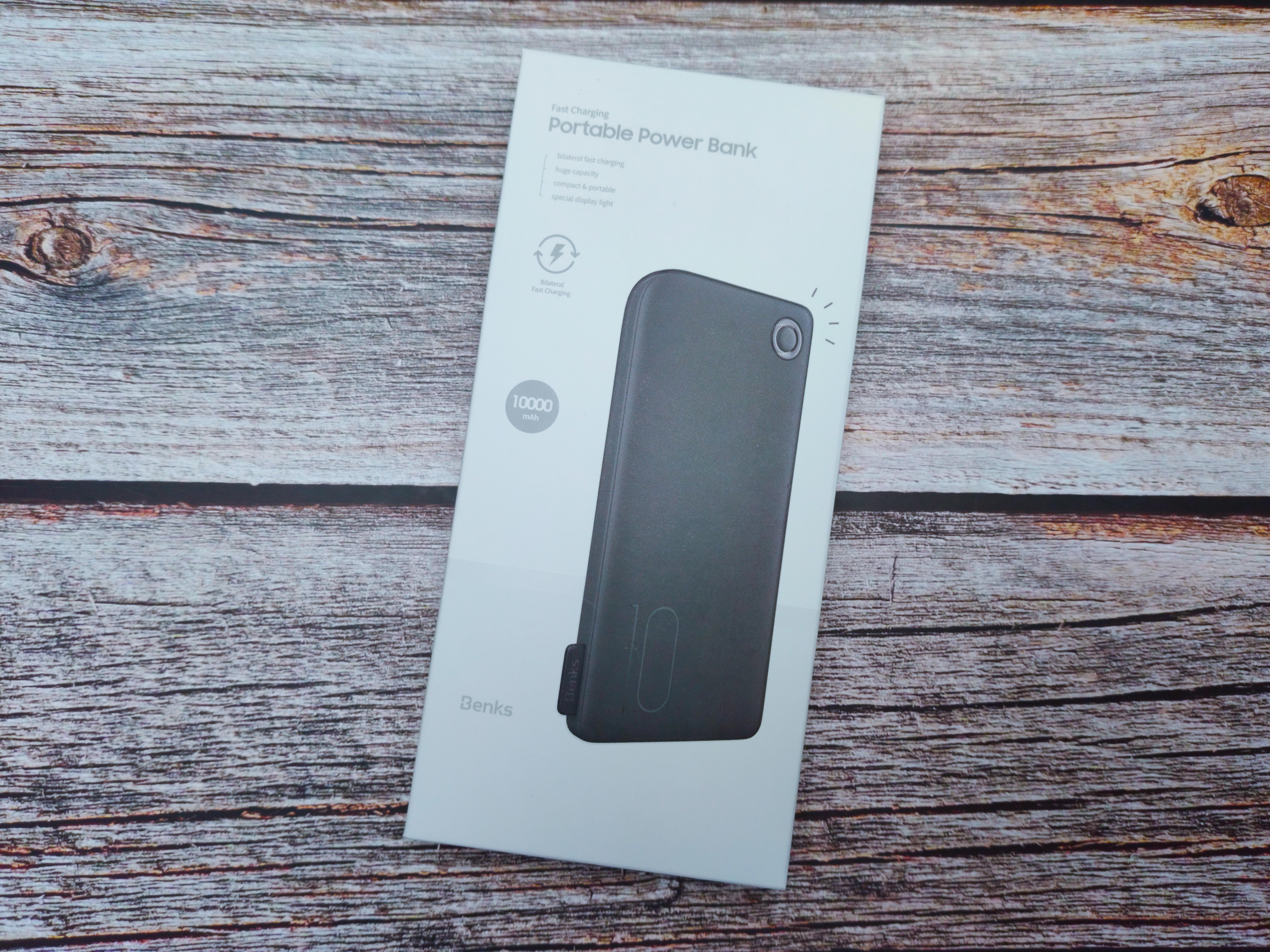 轻巧携带充电宝,邦克仕和蓝猩磁吸充电宝对比