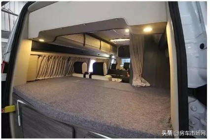 福特全顺v362短轴中顶5座房车布局,福特小野牛房车六座升顶